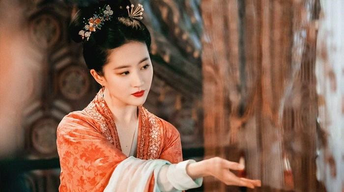 Lưu Diệc Phi gây bão với nhan sắc "trẻ mãi không già" trong Mộng Hoa Lục.