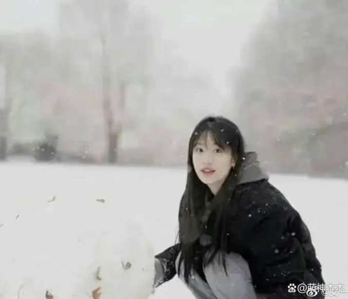 Ảnh đại diện của Hướng Hàm Chi trên Xiao Hong Shu.