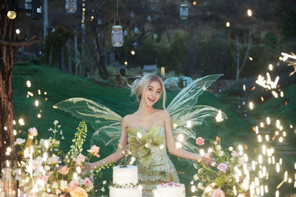 Đúng là nữ diễn viên rất phù hợp với những tạo hình thần tiên thoát tục như thế này.