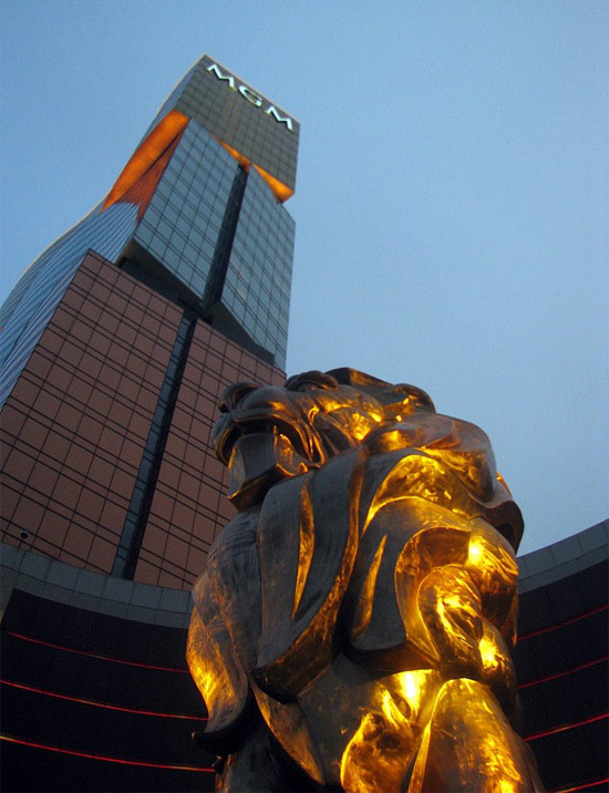 Cũng giống như hai sòng bạc Venetian và Sands, sòng bạc MGM nổi tiếng thế giới cũng đã đặt chân tới nơi này.