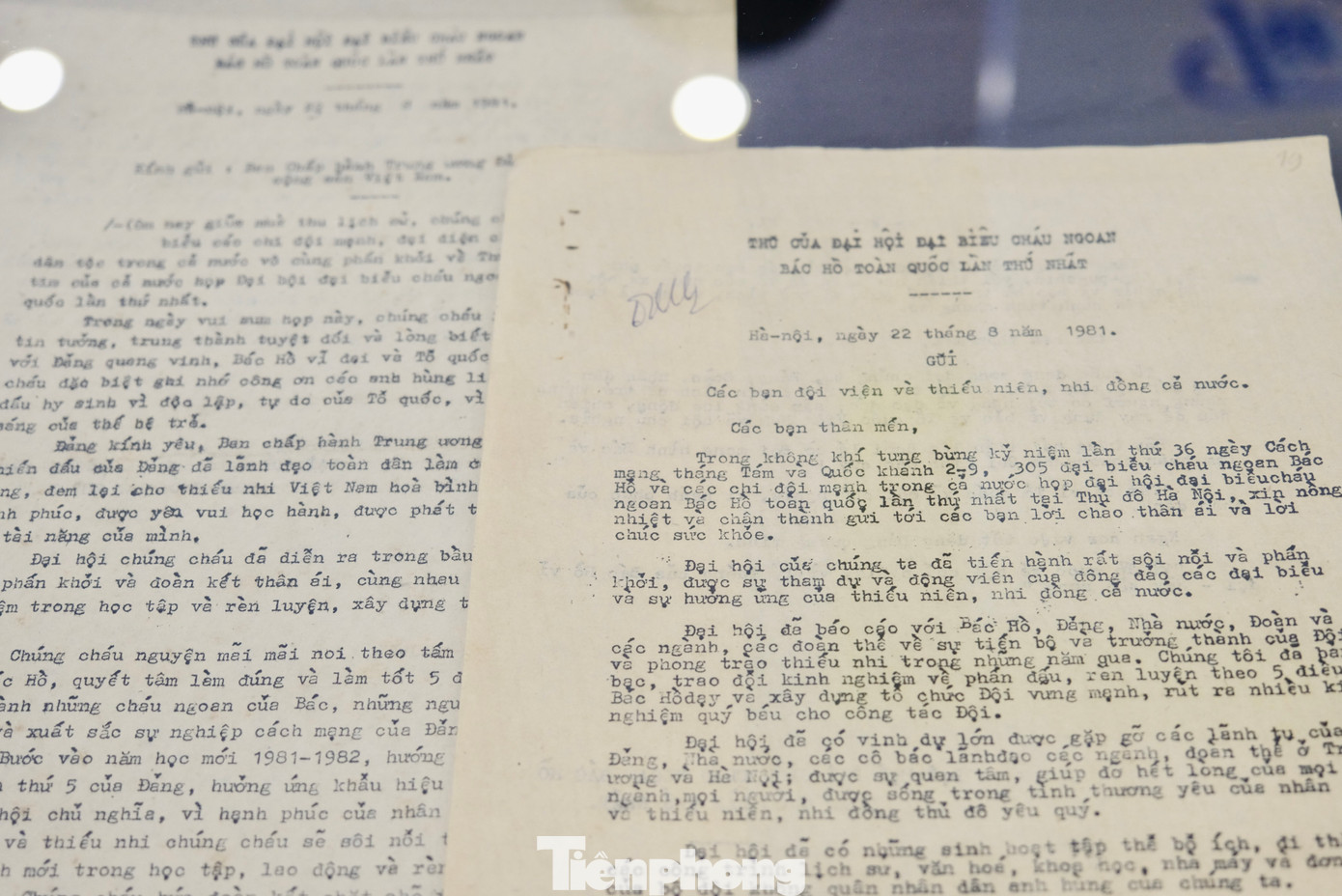 Ngoài các tư liệu lịch sử, triển lãm trưng bày các tác phẩm tiêu biểu đạt giải trong cuộc thi “Bác Hồ với thiếu nhi - Thiếu nhi với Bác Hồ”.