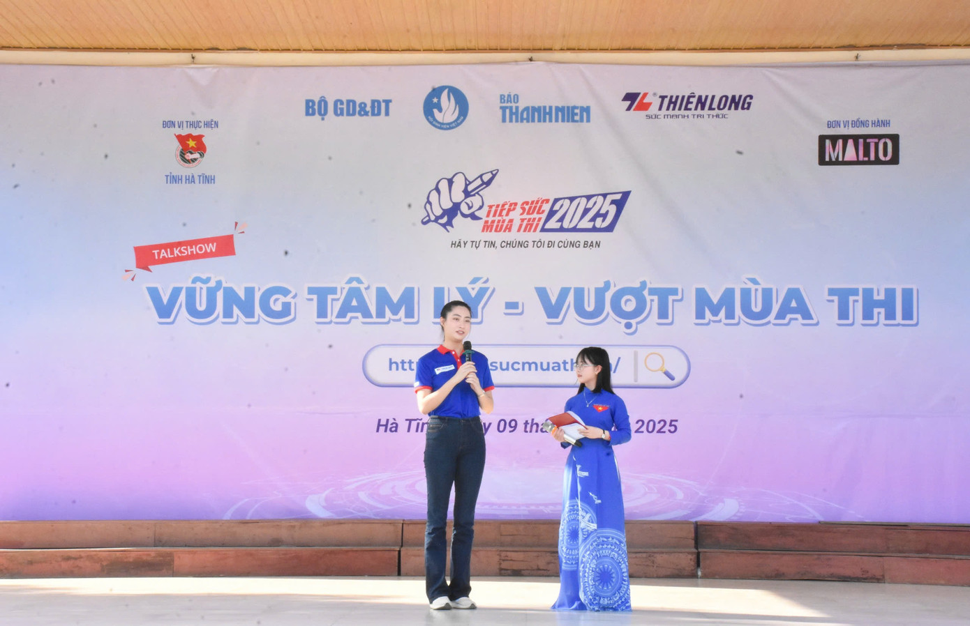 Các diễn giả chia sẻ tại chương trình. Các diễn giả chia sẻ tại chương trình.