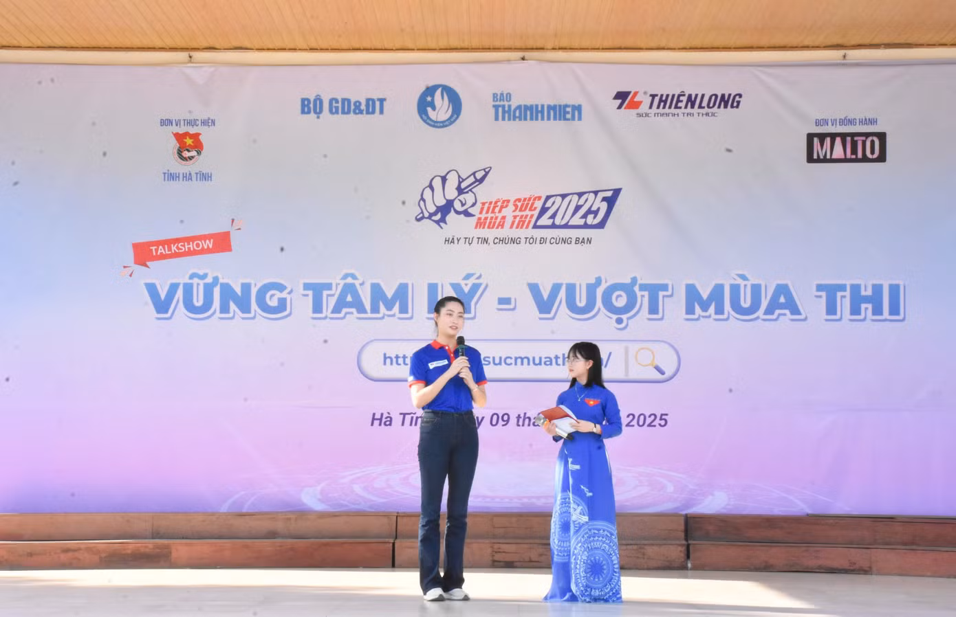 Các diễn giả chia sẻ tại chương trình. Các diễn giả chia sẻ tại chương trình.