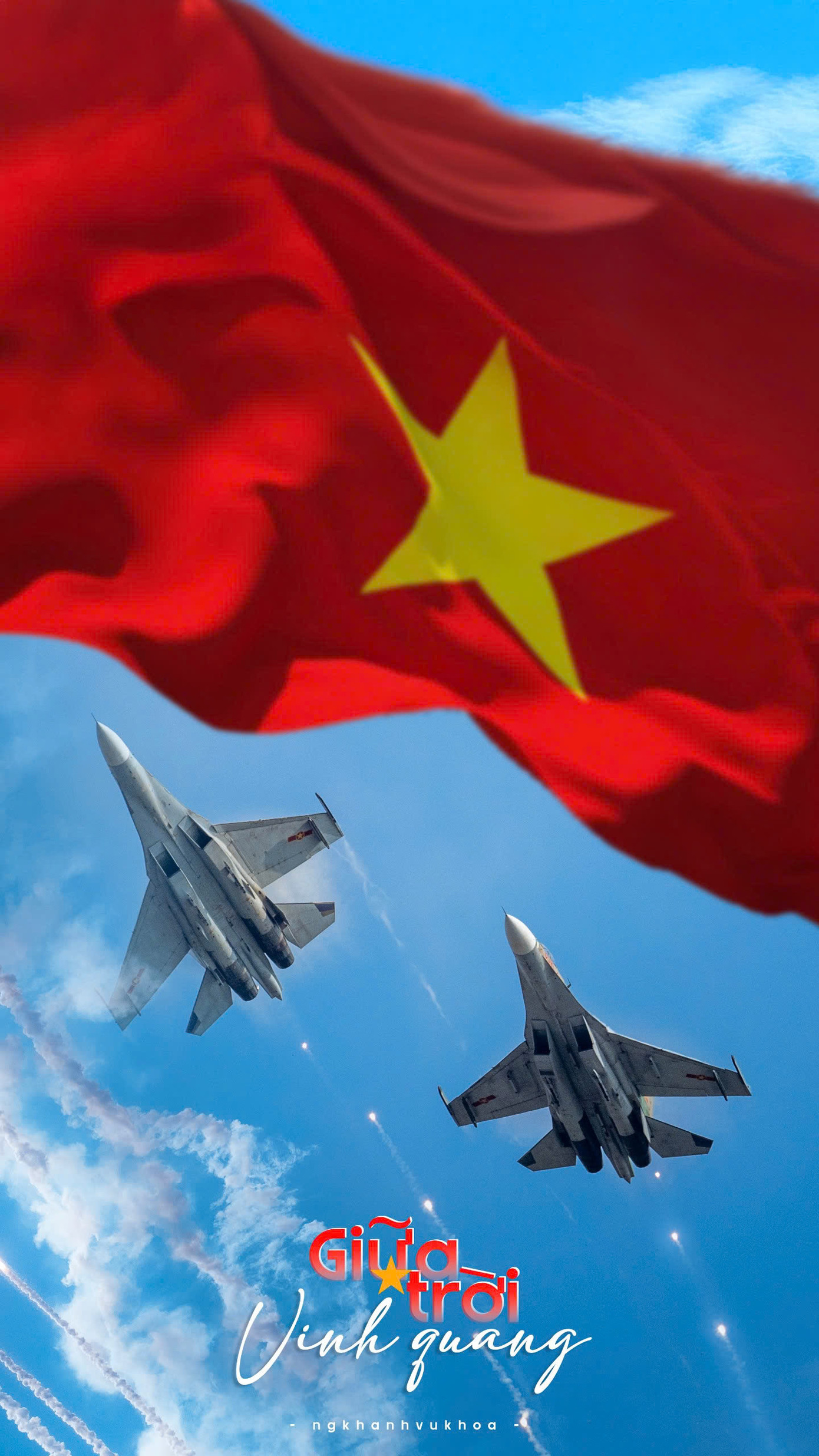 Từ trải nghiệm của mình, anh Khoa cảm nhận được tiếng Su-30MK2 gầm rú với những vệt khói trắng xé trời đã khiến nhiều người xúc động.