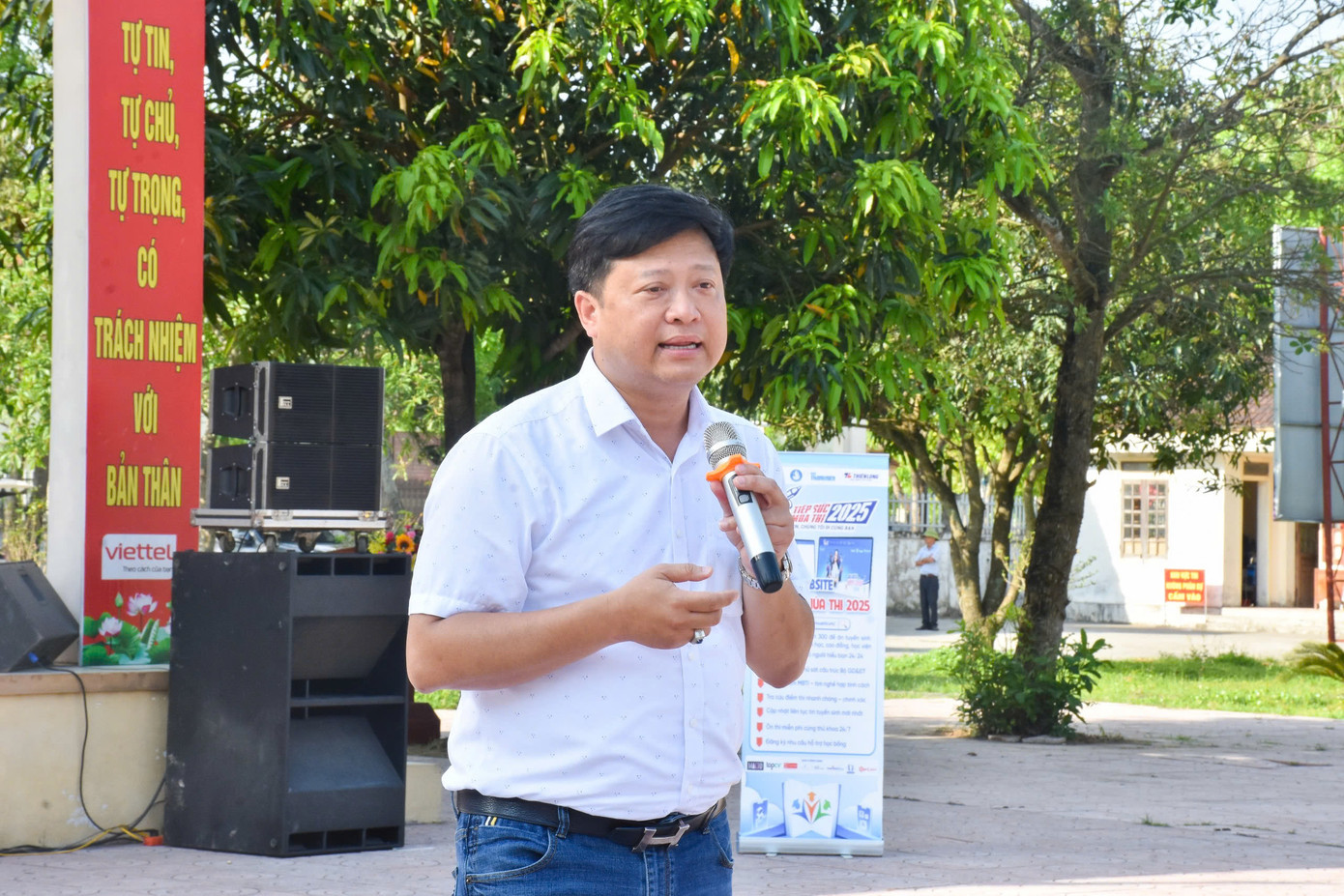 Các diễn giả chia sẻ tại chương trình. Các diễn giả chia sẻ tại chương trình.