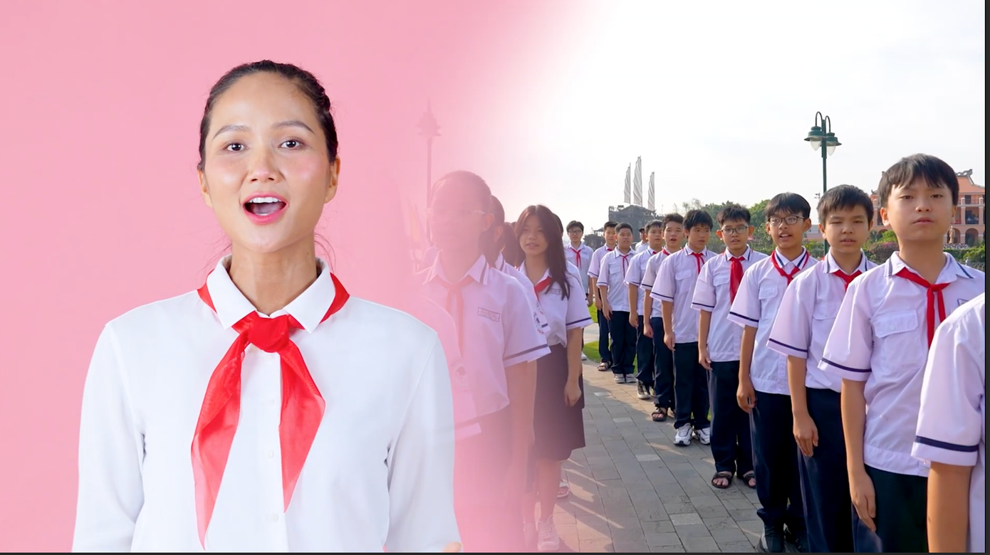 MV có sự tham gia của hơn 50 nghệ sĩ cùng các em thiếu nhi đến từ mọi miền Tổ quốc. MV có sự tham gia của hơn 50 nghệ sĩ cùng các em thiếu nhi đến từ mọi miền Tổ quốc.