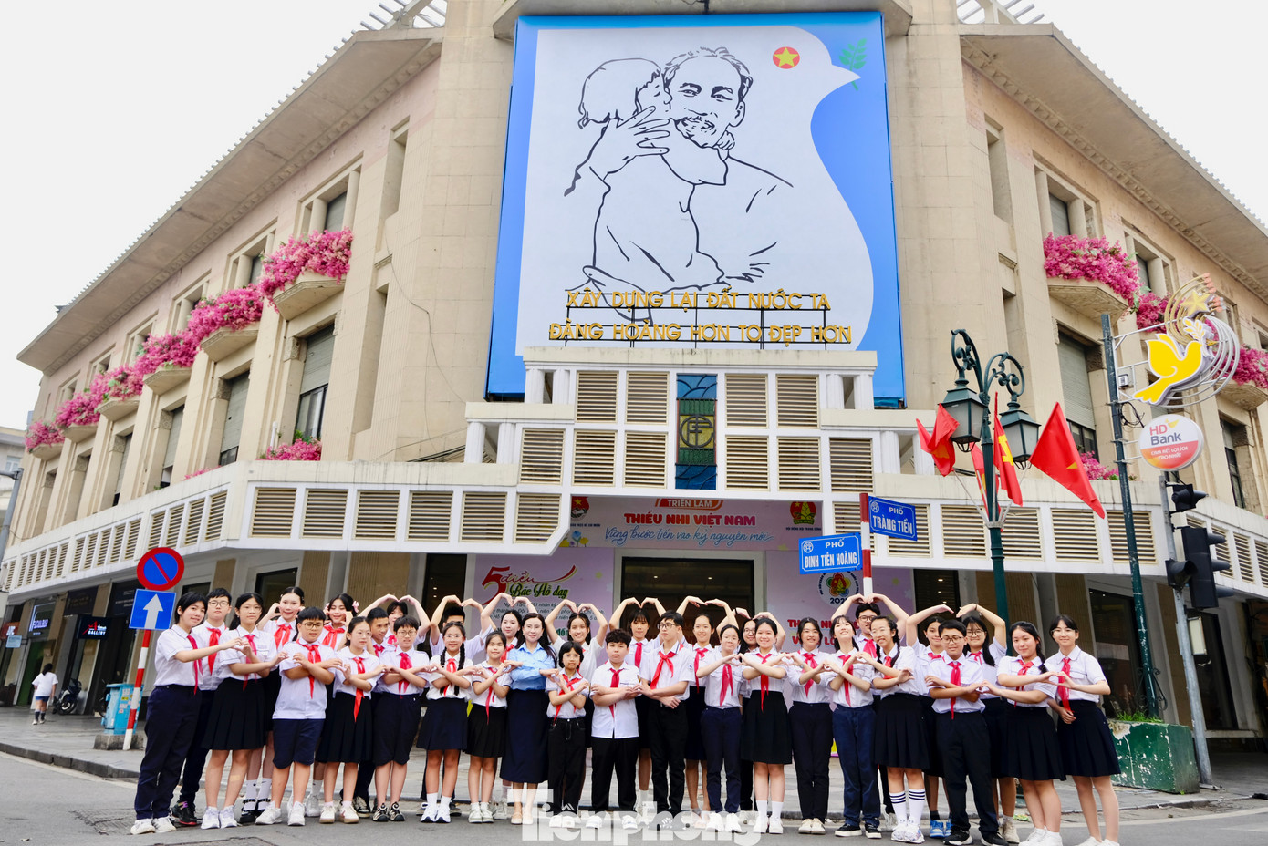 Triển lãm “Thiếu nhi Việt Nam vững bước tiến vào kỷ nguyên mới” được tổ chức từ ngày 10 đến 15 tháng 5 năm 2025 tại Nhà Thông tin - Triển lãm Thành phố Hà Nội.