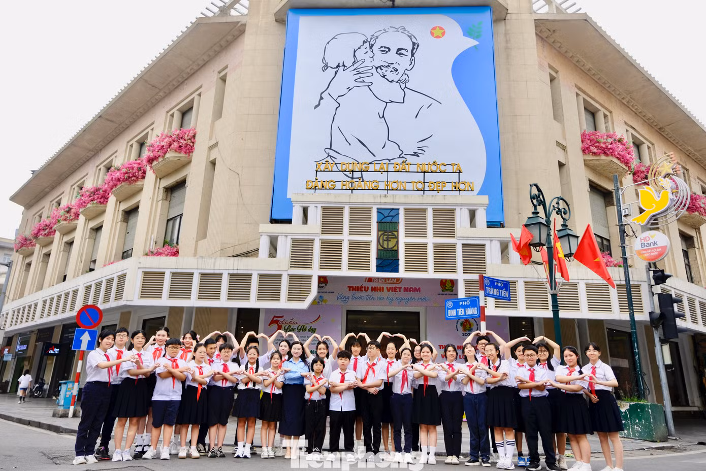 Triển lãm “Thiếu nhi Việt Nam vững bước tiến vào kỷ nguyên mới” được tổ chức từ ngày 10 đến 15 tháng 5 năm 2025 tại Nhà Thông tin - Triển lãm Thành phố Hà Nội.