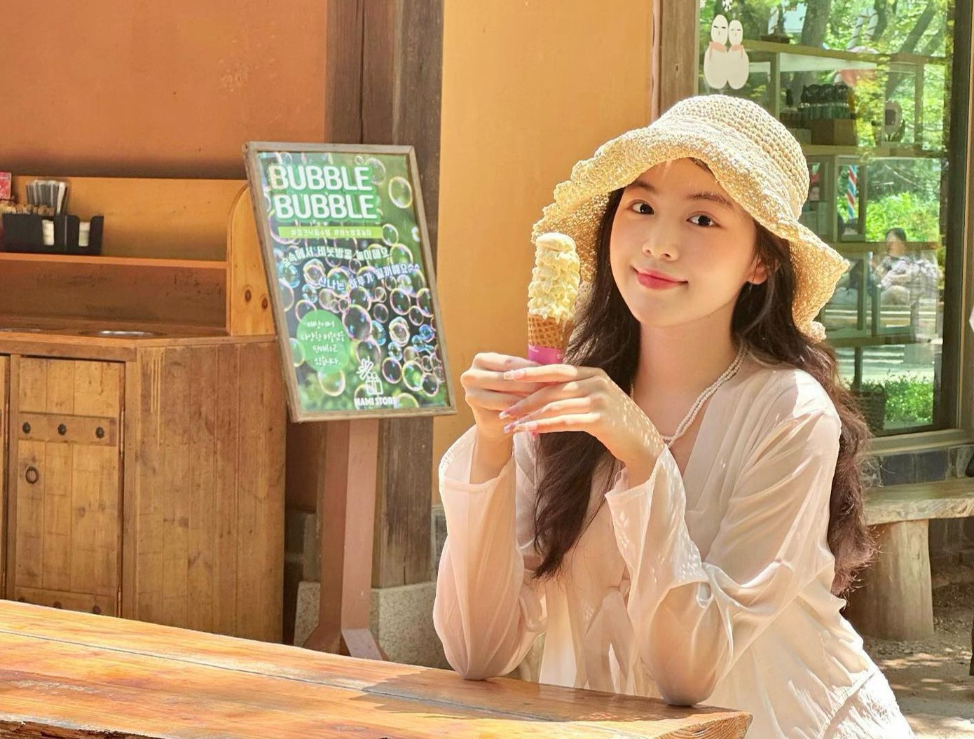 Lọ Lem cho biết cô đã phải đấu tranh với định kiến &quot;sinh ra ở vạch đích&quot; từ lâu. Cô bạn công nhận, việc có nền tảng vững chắc trong gia đình là khởi đầu tốt. Nhưng để thành công, là xuất phát từ sự nỗ lực tự thân.