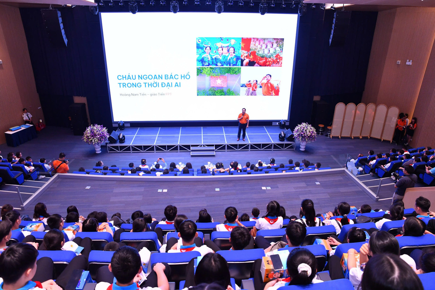 Đại biểu thiếu nhi trải nghiệm tại Tập đoàn FPT.