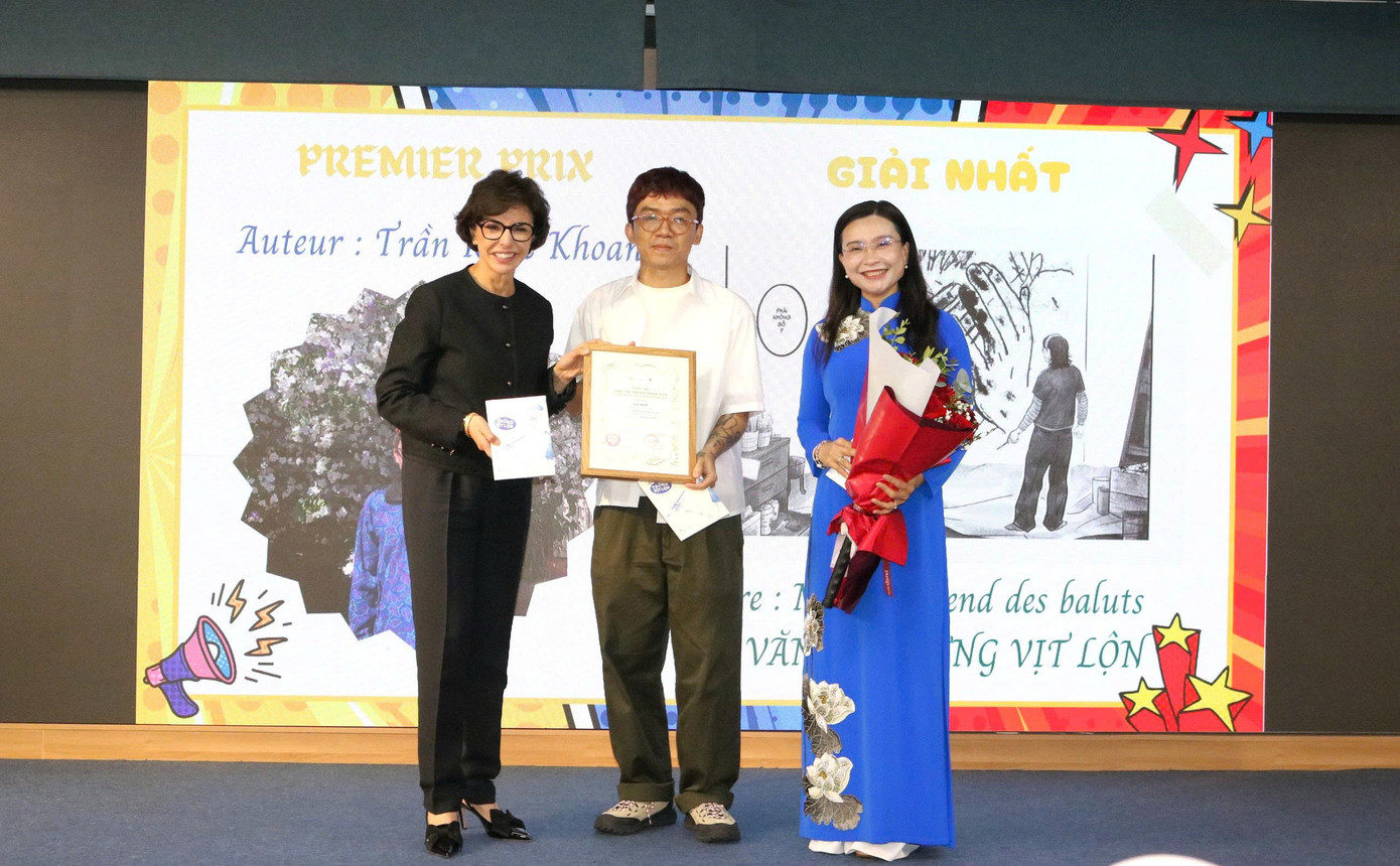 Tại buổi lễ, Ban Tổ chức đã vinh danh 5 tác giả tiêu biểu cùng 4 tác phẩm xuất sắc nhất, ghi nhận những đóng góp nổi bật và giá trị sáng tạo trong từng tác phẩm. Tại buổi lễ, Ban Tổ chức đã vinh danh 5 tác giả tiêu biểu cùng 4 tác phẩm xuất sắc nhất, ghi nhận những đóng góp nổi bật và giá trị sáng tạo trong từng tác phẩm.