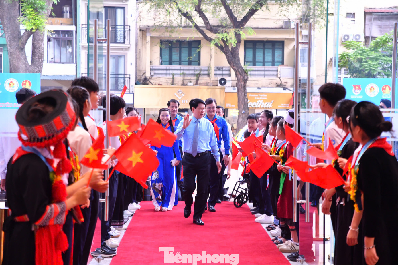 Chủ tịch nước Lương Cường tham dự Lễ tuyên dương Cháu ngoan Bác Hồ toàn quốc lần thứ X năm 2025. Ảnh: Phan Linh Chủ tịch nước Lương Cường tham dự Lễ tuyên dương Cháu ngoan Bác Hồ toàn quốc lần thứ X năm 2025. Ảnh: Phan Linh