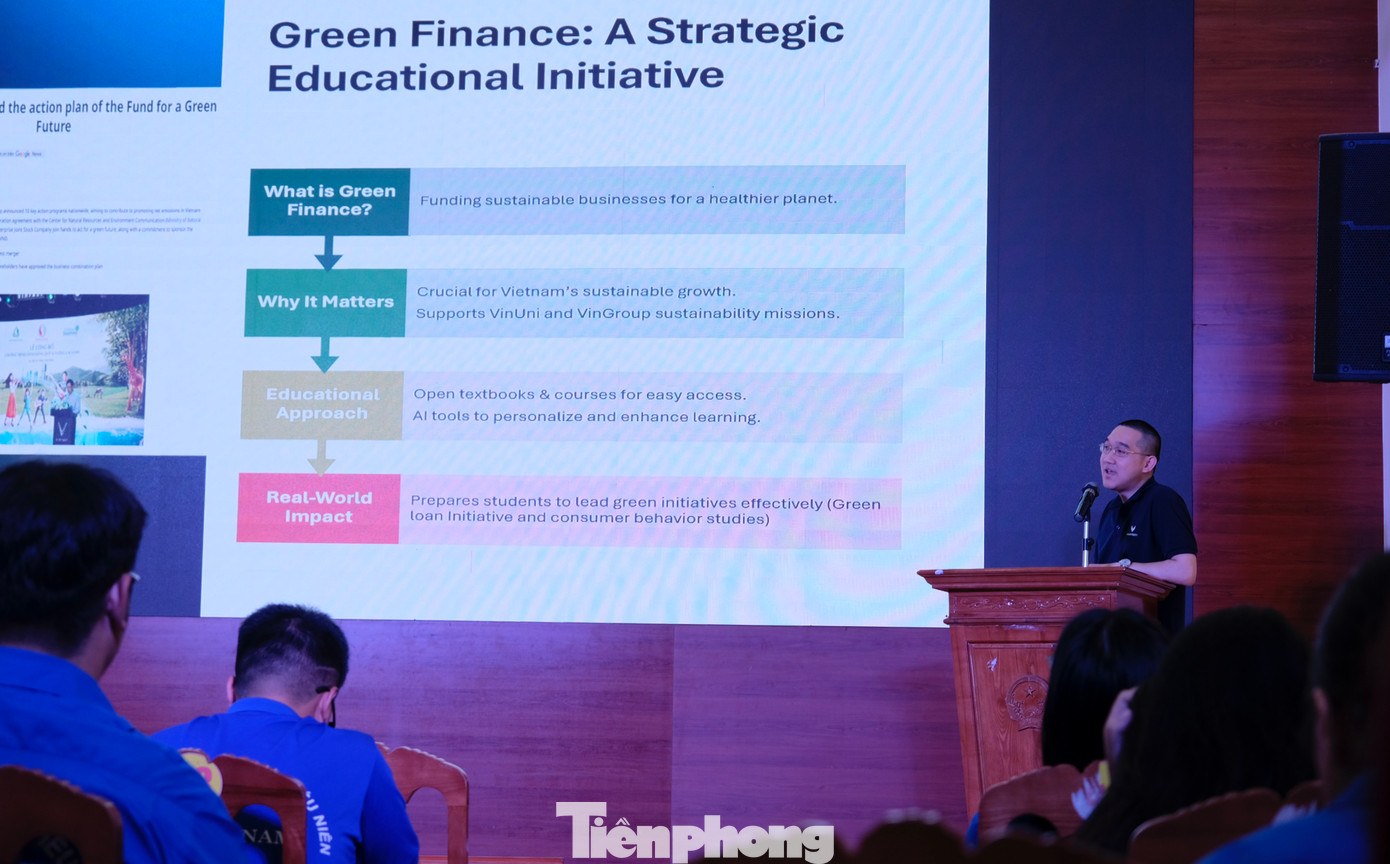 TS. Lê Duy Anh chia sẻ về giải pháp thúc đẩy tài chính xanh trong giáo dục.