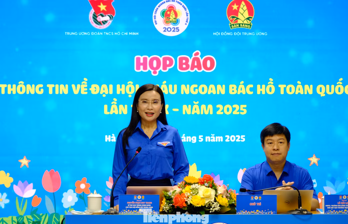 Chị Nguyễn Phạm Duy Trang phát biểu kết luận chương trình.