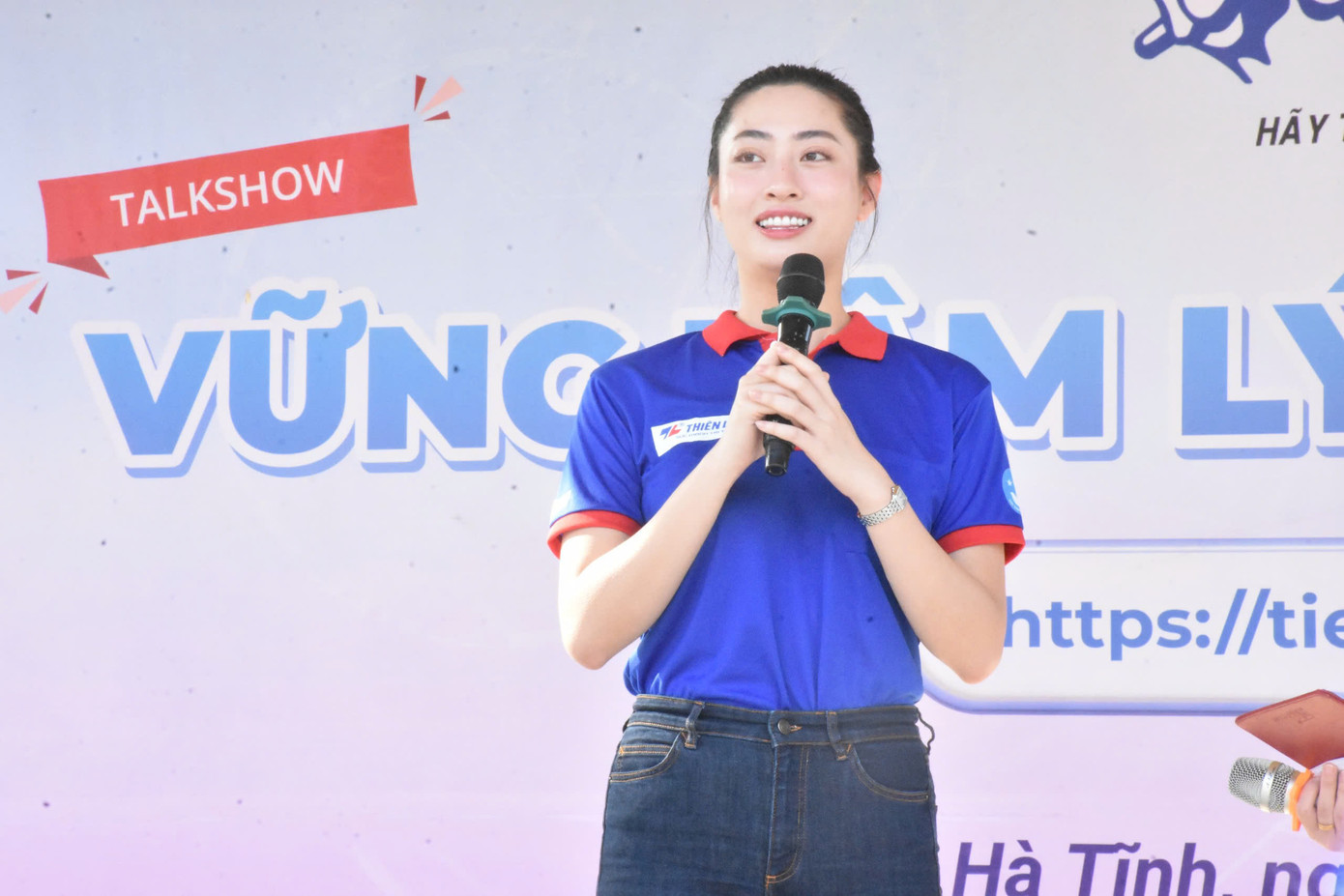 Các diễn giả chia sẻ tại chương trình. Các diễn giả chia sẻ tại chương trình.