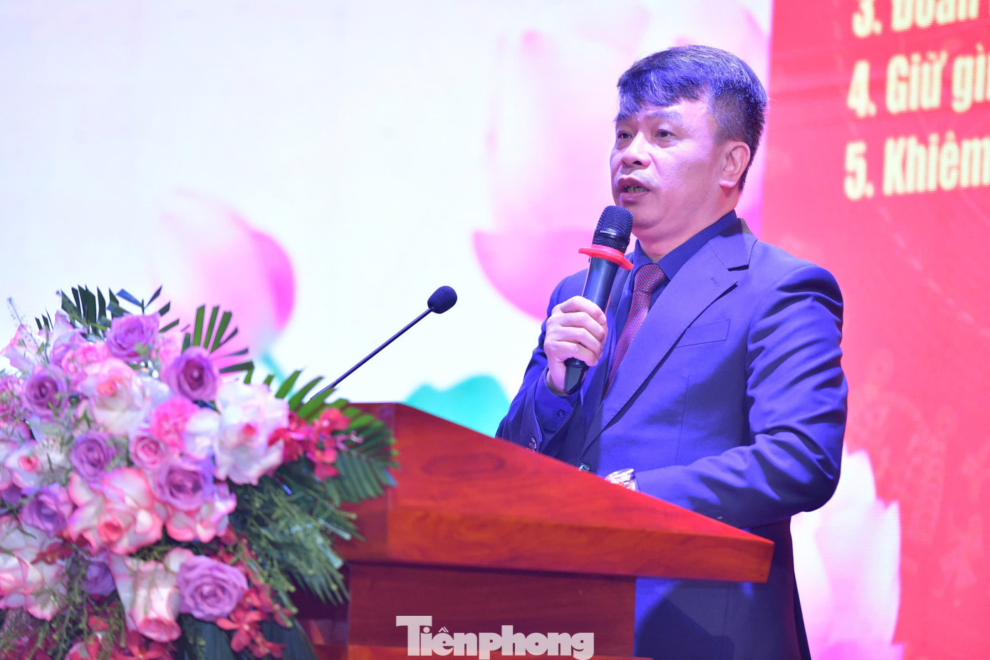 Tổng Biên tập Báo Thiếu niên Tiền phong và Nhi đồng Nguyễn Phan Khuê phát biểu tại chương trình.