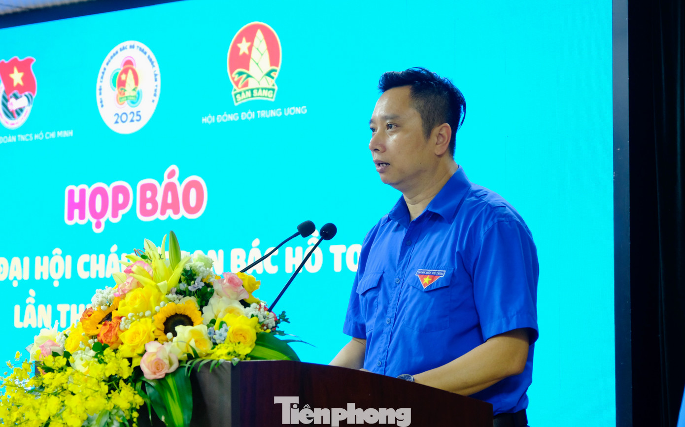 Anh Lê Anh Quân - Phó Chủ tịch Hội đồng Đội Trung ương thông tin về Đại hội tại buổi họp báo. Anh Lê Anh Quân - Phó Chủ tịch Hội đồng Đội Trung ương thông tin về Đại hội tại buổi họp báo.