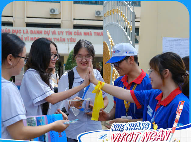 Chương trình “Tiếp sức mùa thi” năm 2025 có thông điệp “mùa thi hạnh phúc”.