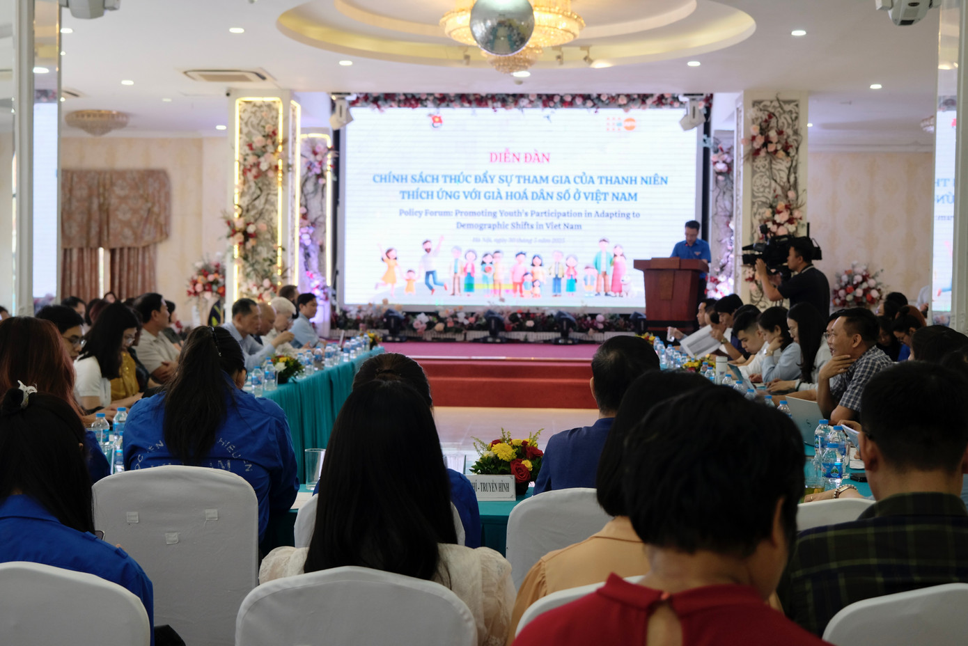 Diễn đàn thu hút đông đảo chuyên gia tham dự và chia sẻ, gợi ý khuyến nghị về chính sách.