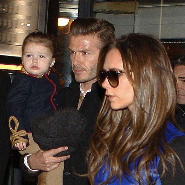 David được 'giao nhiệm vụ' bế bé Harperr