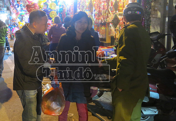 Nguyễn Thị Nga bị bắt khi đang giao dịch mua bán