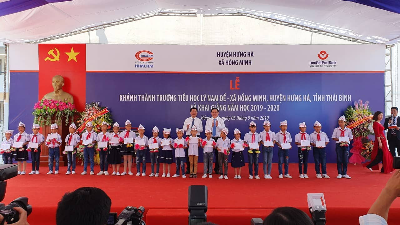 Sáng 5/9, hơn 22 triệu học sinh cả nước hân hoan đón ngày khai giảng ảnh 32