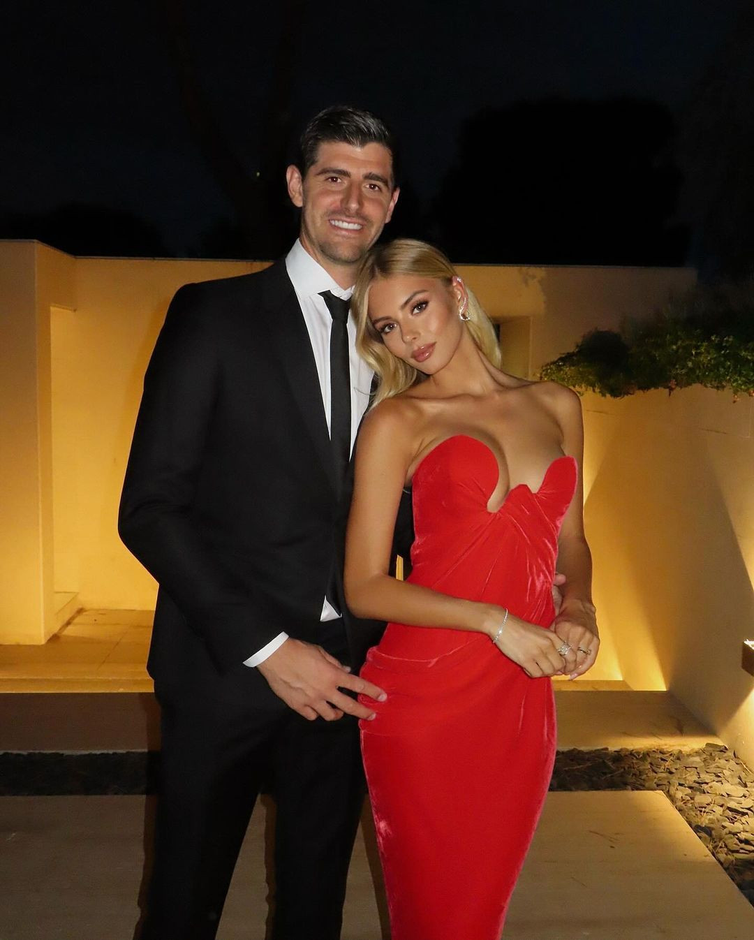 Mishel Gerzig là vợ Thibaut Courtois, thủ môn của Real Madrid. Hai người yêu nhau từ năm 2021 và chính thức trở thành vợ chồng trong đám cưới xa hoa ở miền nam nước Pháp. Cặp đôi chào đón con đầu lòng vào đầu tháng 4. Thibaut còn có hai con riêng.