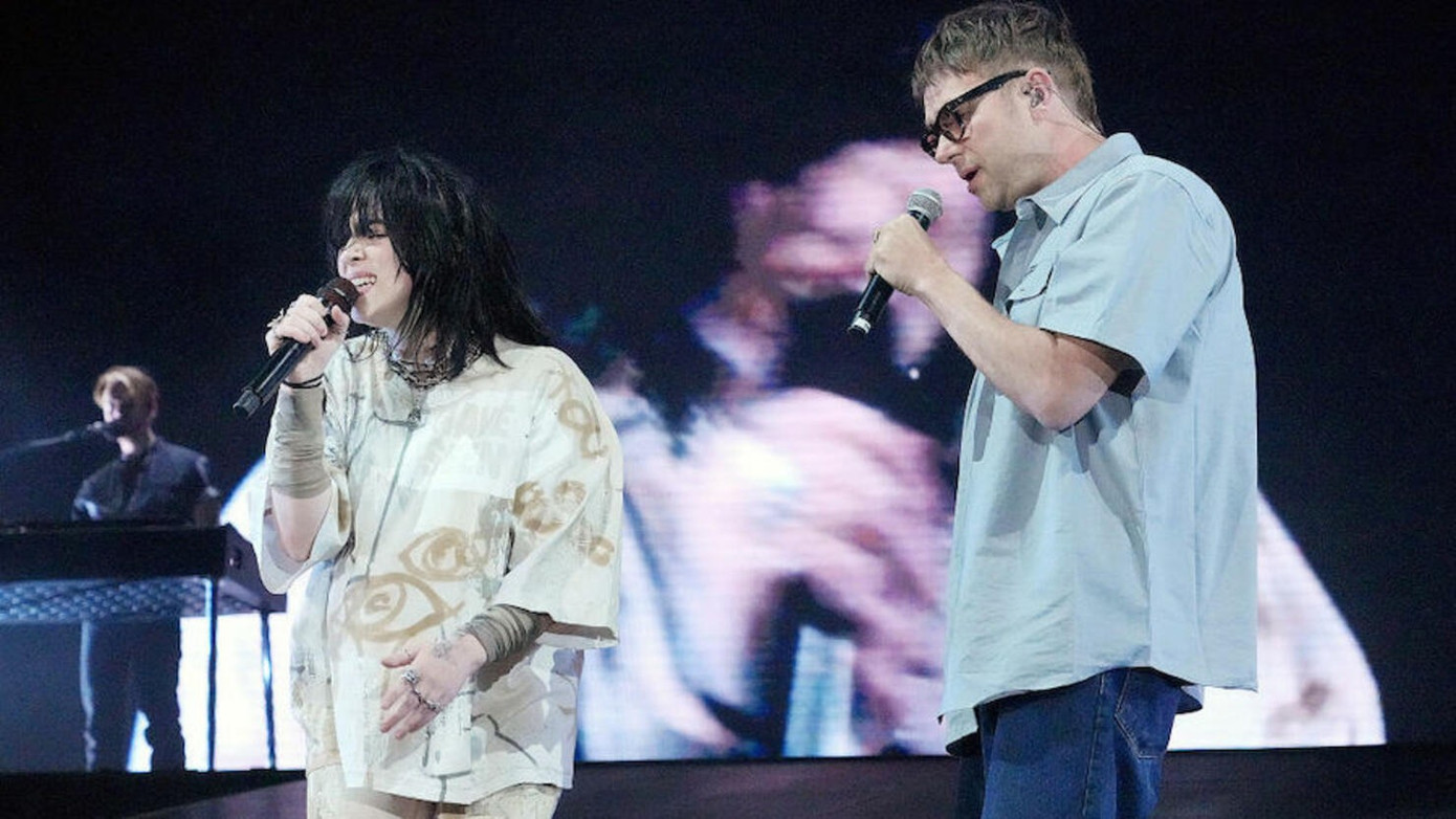 Billie Eilish mời Damon Albarn biểu diễn cùng tại Coachella sau khi rocker người Anh chê bai Taylor Swift. Ảnh: Getty Images. Billie Eilish mời Damon Albarn biểu diễn cùng tại Coachella sau khi rocker người Anh chê bai Taylor Swift. Ảnh: Getty Images.