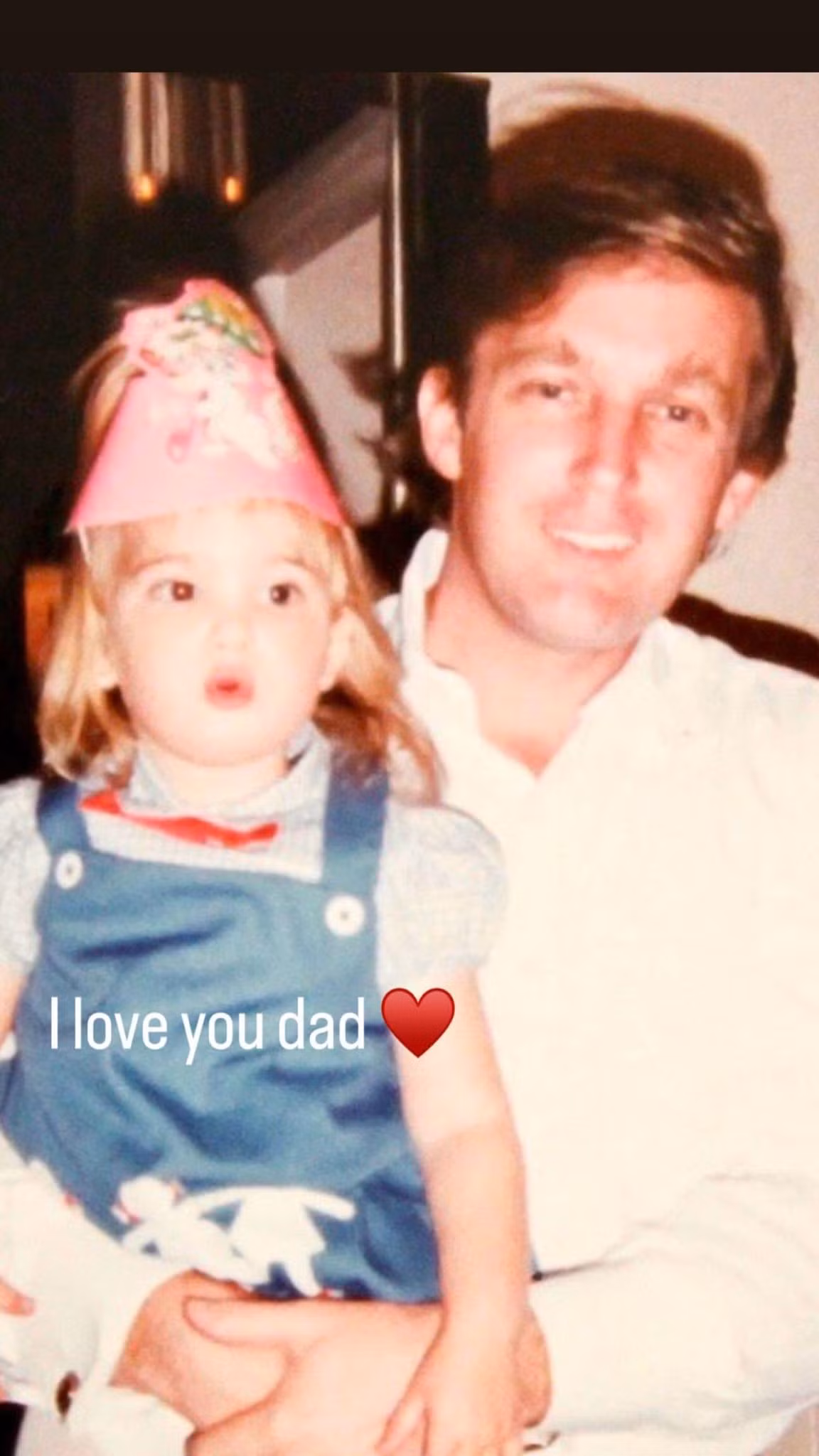 Ivanka thể hiện sự ủng hộ đối với ông Trump nhưng sau đó lại trở về cuộc sống thường nhật, giữ vững lập trường rời xa chính trị. Ảnh: IG/Mega. Ivanka thể hiện sự ủng hộ đối với ông Trump nhưng sau đó lại trở về cuộc sống thường nhật, giữ vững lập trường rời xa chính trị. Ảnh: IG/Mega.