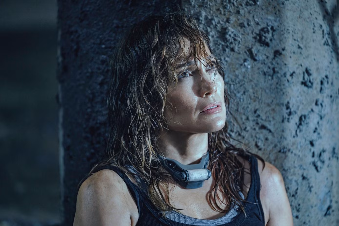 Thành công của Atlas là an ủi lớn đối với Jennifer khi quyết định bỏ chuyến lưu diễn. Ảnh: Netflix.