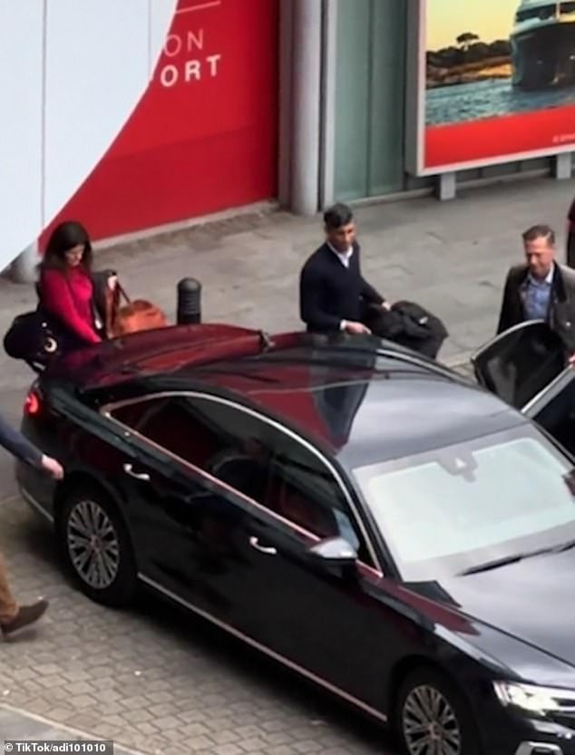 Thủ tướng Anh xuất hiện sau khi Tom Cruise đã rời đi. Ảnh: TikTok. Thủ tướng Anh xuất hiện sau khi Tom Cruise đã rời đi. Ảnh: TikTok.