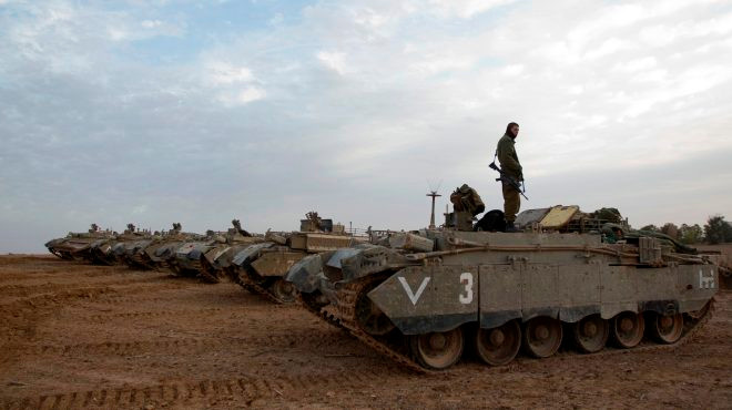 Hồi giữa tháng 11, quân đội Israel đã triển khai hệ thống đánh chặn tên lửa đến miền nam Tel Aviv, gần dải Gaza. Trước đó, hồi tháng 2, Israel cũng quyết định triển khai khẩu đội tên lửa đánh chặn tại khu vực này. Việc Israel tăng cường hoạt động quân sự, quốc phòng trong năm nay được xem là sự kiện nổi bật của năm 2012