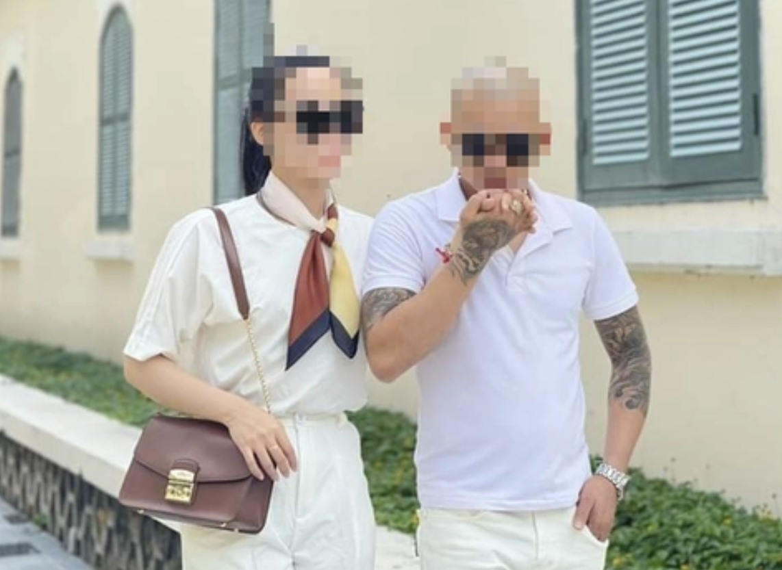 Trên mạng xã hội, vợ chồng Liêm - Nhi luôn trong vỏ bọc giàu sang, phú quý. Ảnh: FBCC