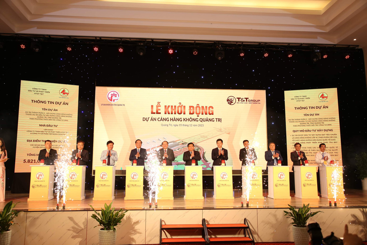 Nghi thức bấm nút khởi động dự án đầu tư xây dựng Cảng hàng không Quảng Trị. Nghi thức bấm nút khởi động dự án đầu tư xây dựng Cảng hàng không Quảng Trị.