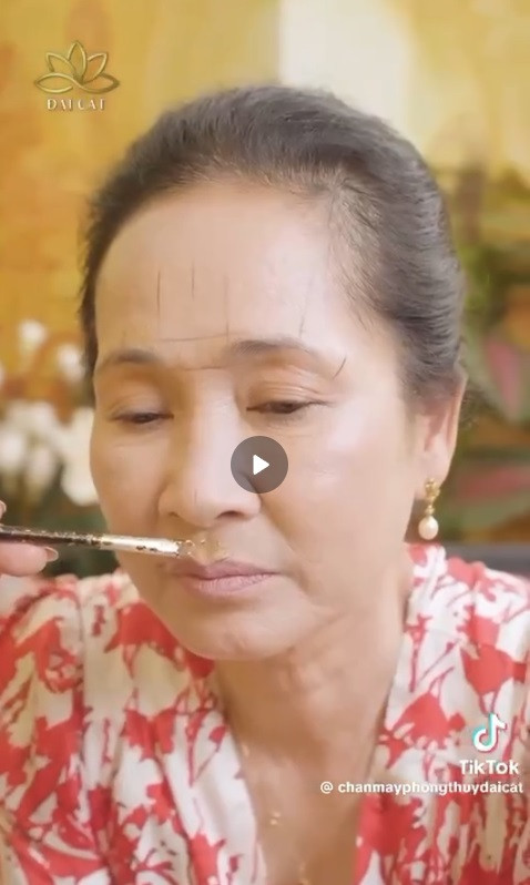 NSND Lan Hương, NSƯT Nguyệt Hằng... nhận quảng cáo cho nhiều cơ sở thẩm mỹ cùng dịch vụ làm chân mày, môi phong thủy.