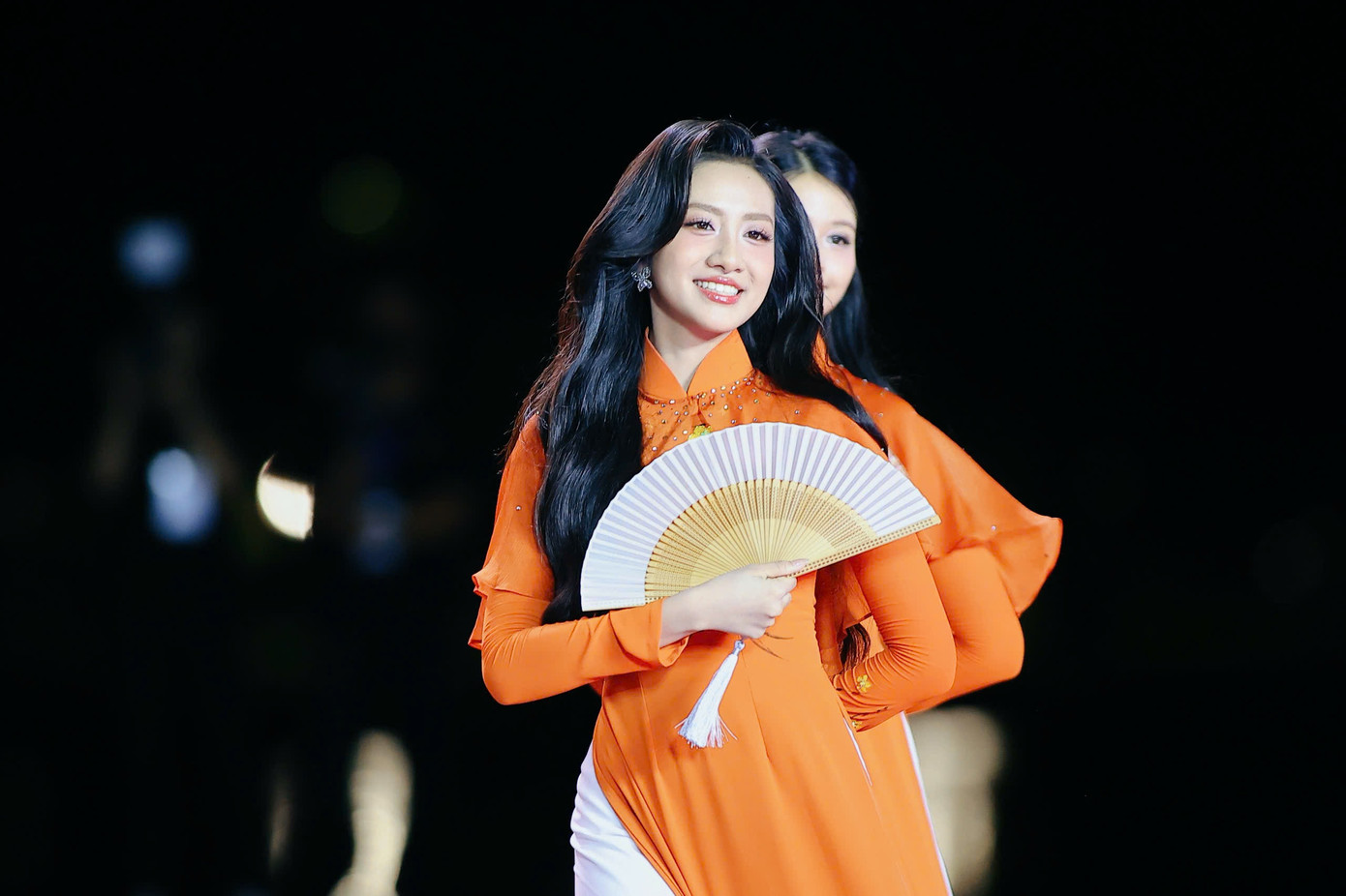 Vượt qua 24 thí sinh, Hà Trúc Linh trở thành Hoa hậu Việt Nam 2024. Cô sinh năm 2004, đến từ Đắk Lắk, là sinh viên Đại học Tài chính - Marketing. Trúc Linh sở hữu chiều cao 1,72 m, số đo ba vòng 75-61-92 cm.