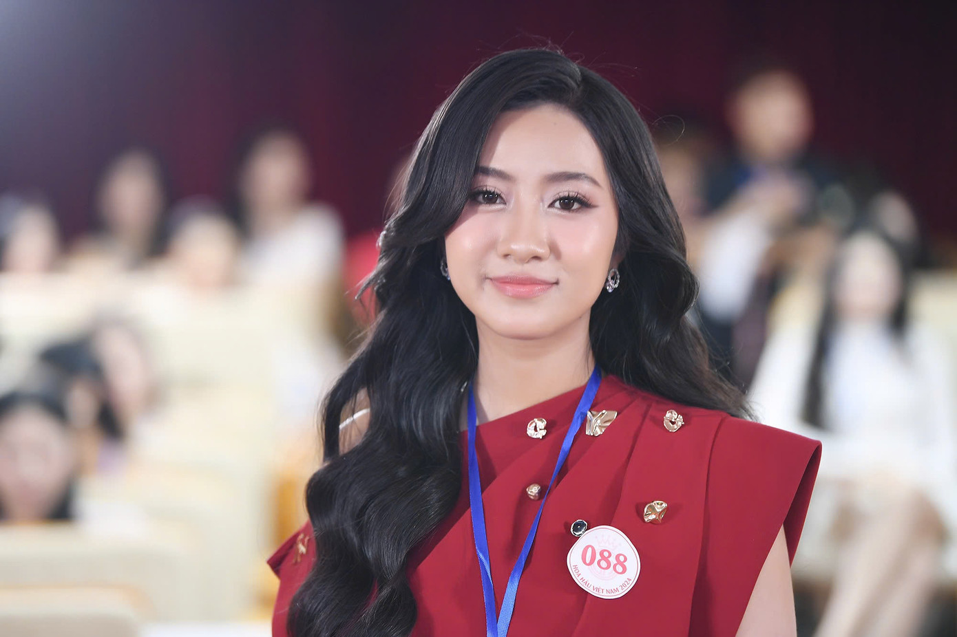 Trúc Linh chia sẻ danh hiệu Hoa hậu Việt Nam 2024 là cột mốc tự hào, nhưng cô vẫn kiên trì theo đuổi những mục tiêu ban đầu về dự định tương lai. Trúc Linh khẳng định cô yêu ngành học marketing và sẽ tiếp tục việc học tại trường. Người đẹp nói sẽ tìm phương án tối ưu để vừa học vừa hoàn thành sứ mệnh của một hoa hậu.