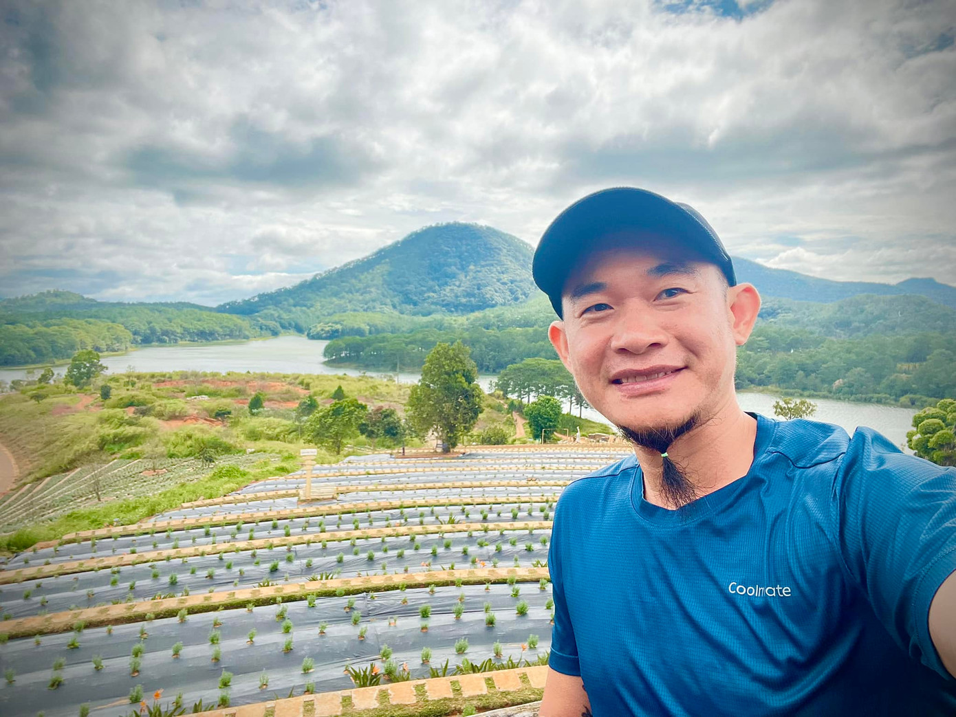 Trong mắt đồng nghiệp, nhiếp ảnh gia Đức Dũng là người hiền hòa, nhiệt tình, luôn giúp đỡ mọi người.