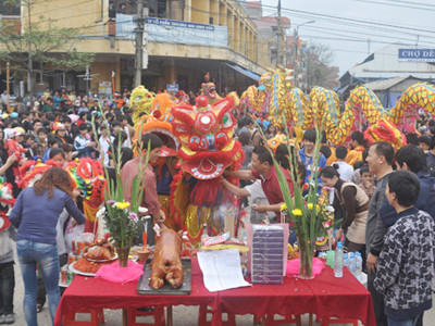 Cúng tế Thân Công Tài Ảnh: Kiên Cường