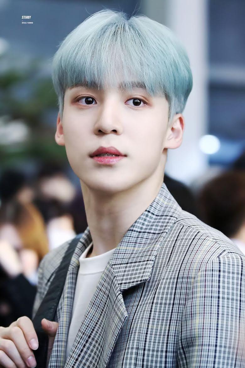 9. Yunho: Hát chính kiêm nhảy chính của ATEEZ cao 1m84 ở tuổi 22.