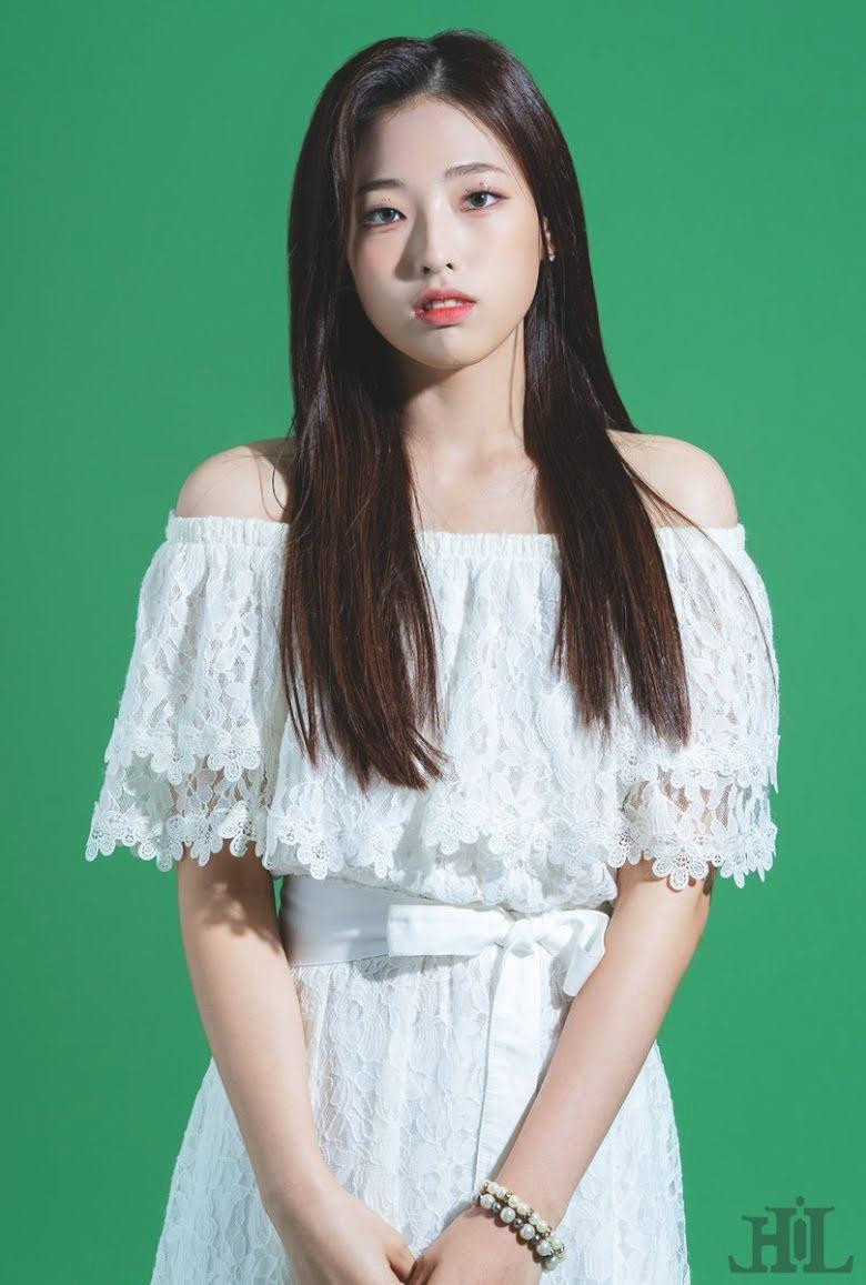 2. JooA: Nữ idol sinh năm 2002 sở hữu chiều cao vượt trội 1m73. Cô đồng thời là thành viên cao nhất nhóm Hi-L.