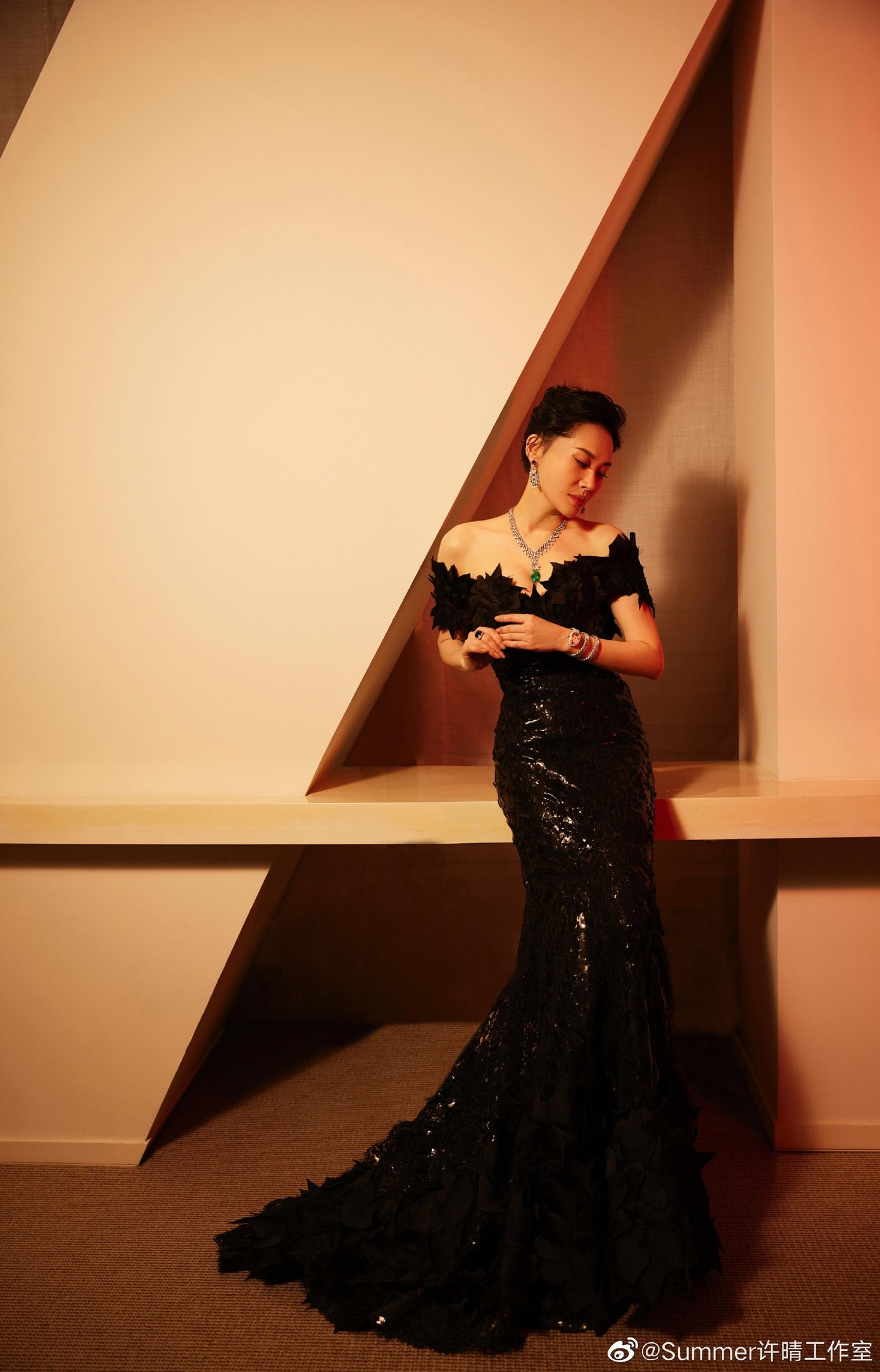 Hiện tại, sự nghiệp diễn xuất của Hứa Tình cầm chừng. Bộ phim gần nhất cô tham gia là &quot;Cửu châu phiêu miểu lục&quot; năm 2019.