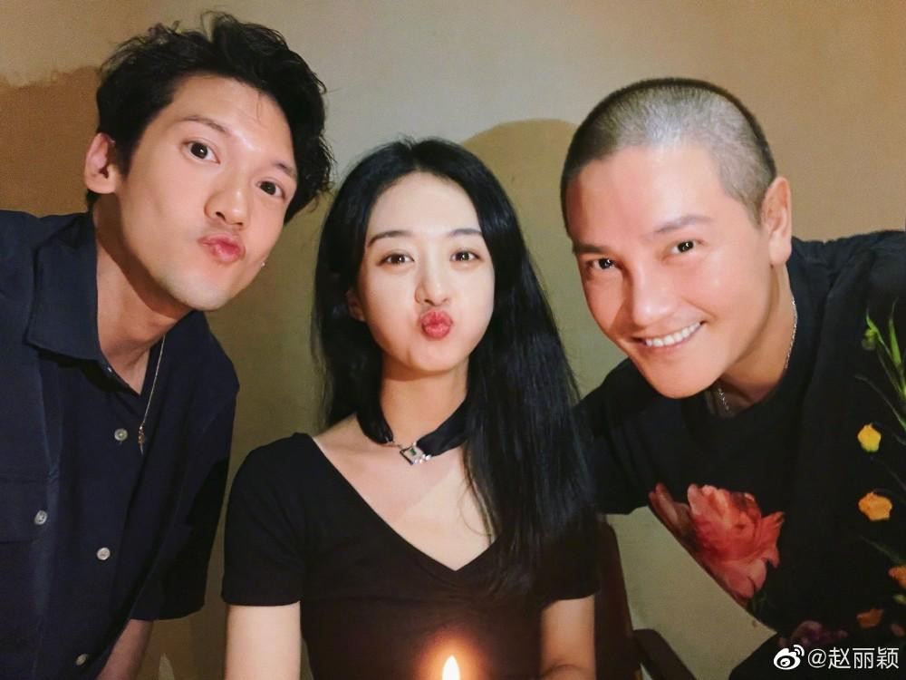 Triệu Lệ Dĩnh đăng ảnh sinh nhật sớm.