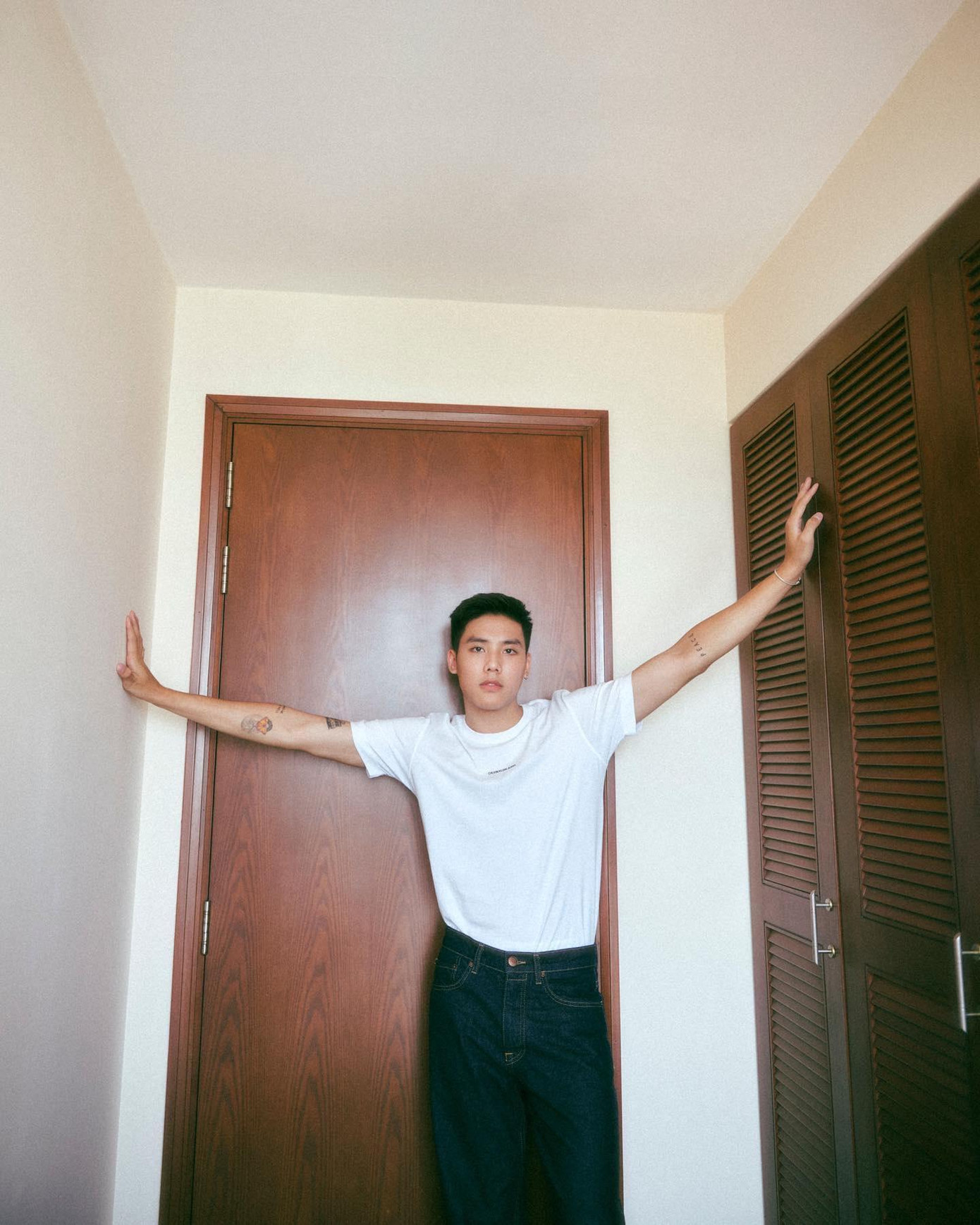 Hoàng Long sở hữu chiều cao 1m75, nặng 63kg và số đo 3 vòng là 95-73-94.