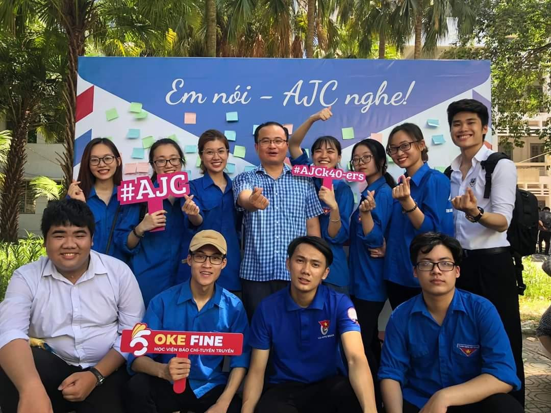 Ngọc Quỳnh tham gia Ngày hội tuyển sinh và định hướng nghề nghiệp tại trường ĐH Bách khoa năm 2020. Ngọc Quỳnh tham gia Ngày hội tuyển sinh và định hướng nghề nghiệp tại trường ĐH Bách khoa năm 2020.