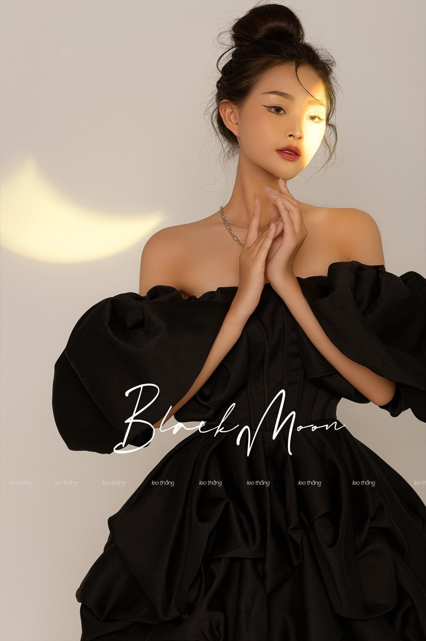 Không chỉ dừng lại ở người mẫu ảnh, Hồng Ánh còn bén duyên thêm với diễn xuất và tham gia góp mặt vào nhiều MV.