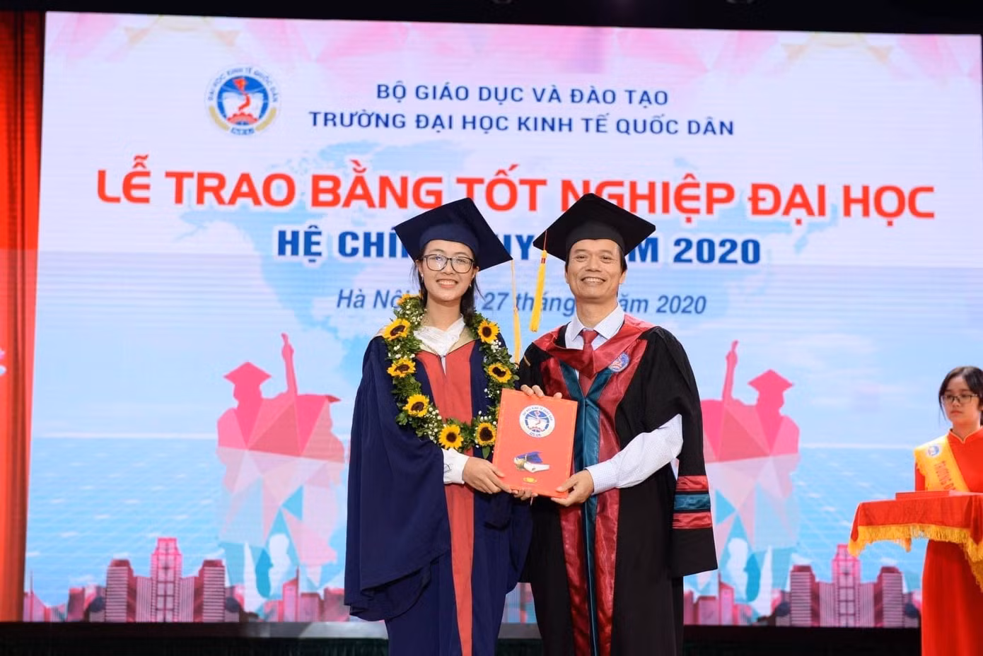 Thanh Tâm - Nữ thủ khoa ngành Kinh tế Phát triển của Đại học Kinh tế Quốc dân. Thanh Tâm - Nữ thủ khoa ngành Kinh tế Phát triển của Đại học Kinh tế Quốc dân.