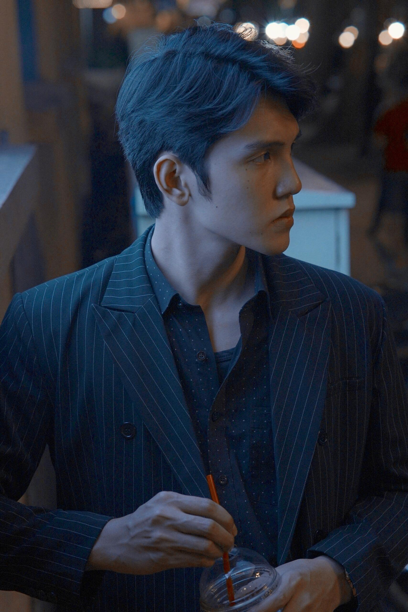 Việt Khoa là sinh viên trường Cao đẳng truyền hình. Việt Khoa là sinh viên trường Cao đẳng truyền hình.