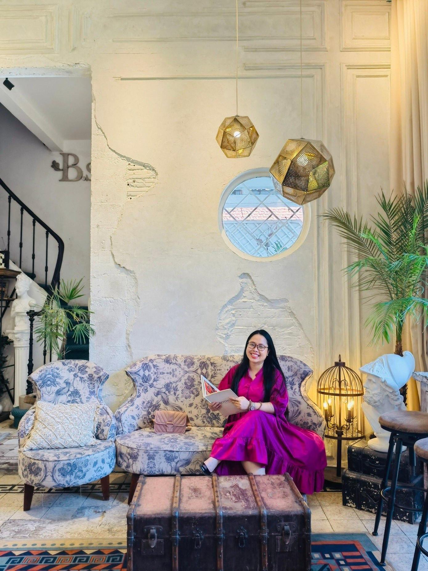 Đánh giá về cuốn sách Xây dựng thương hiệu cá nhân để tự bán mình với giá cao nhất, chị Nguyễn Thu Trang nói: "Đây là cuốn sách khá thực chiến nhưng quan trọng hơn là nó sẽ khơi gợi ở bạn đọc lòng quyết tâm thay đổi, khao khát hoàn thiện mình để đem lại những giá trị tốt đẹp cho bản thân và xã hội." Đánh giá về cuốn sách Xây dựng thương hiệu cá nhân để tự bán mình với giá cao nhất, chị Nguyễn Thu Trang nói: "Đây là cuốn sách khá thực chiến nhưng quan trọng hơn là nó sẽ khơi gợi ở bạn đọc lòng quyết tâm thay đổi, khao khát hoàn thiện mình để đem lại những giá trị tốt đẹp cho bản thân và xã hội."