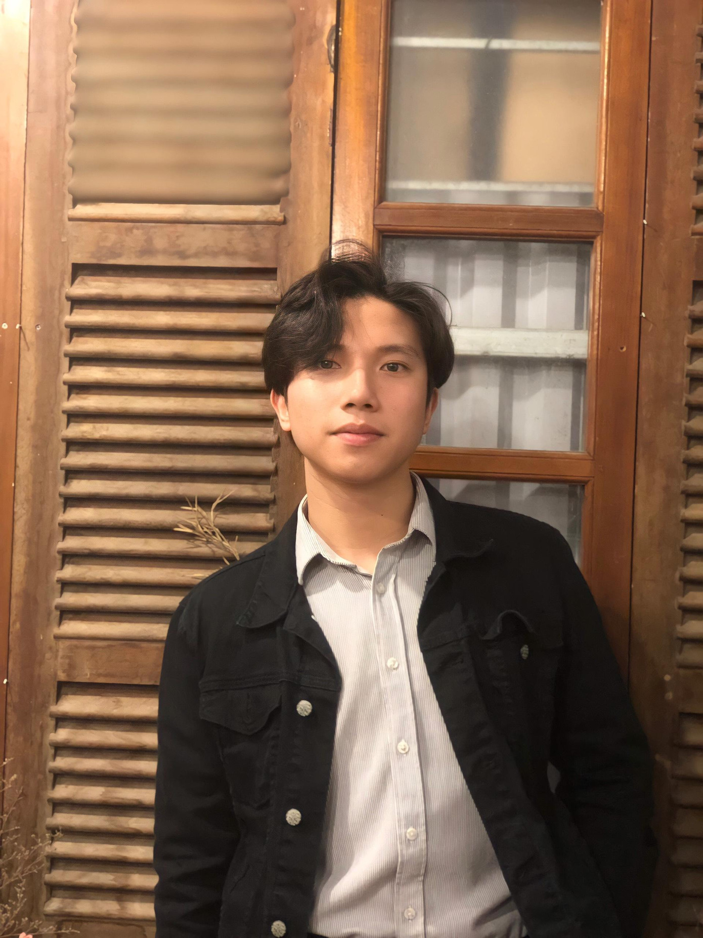 Việt Long là nam sinh mẫu mực, nhiệt huyết, đam mê nghệ thuật và sôi nổi trong các hoạt động Đoàn – Hội của Học viện Tài chính. Việt Long là nam sinh mẫu mực, nhiệt huyết, đam mê nghệ thuật và sôi nổi trong các hoạt động Đoàn – Hội của Học viện Tài chính.